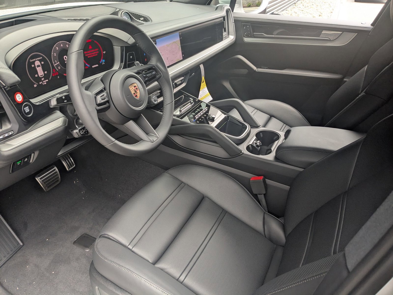 Used 2025 Porsche Cayenne S image 4