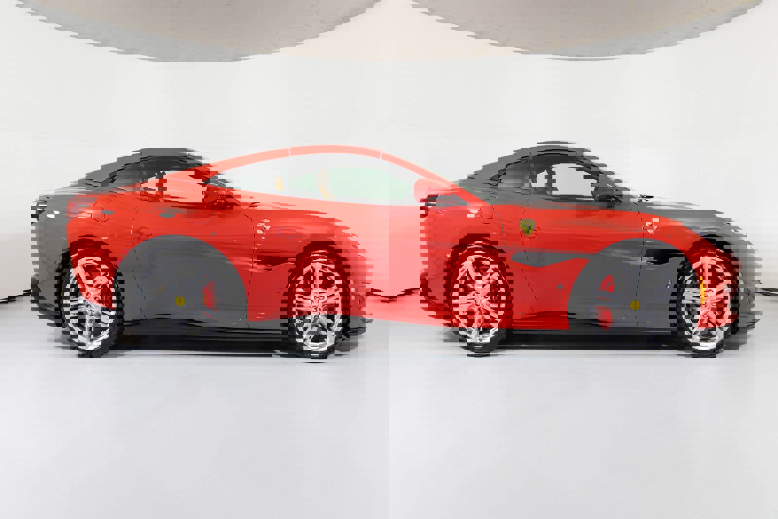 Used 2020 Ferrari Portofino image 17