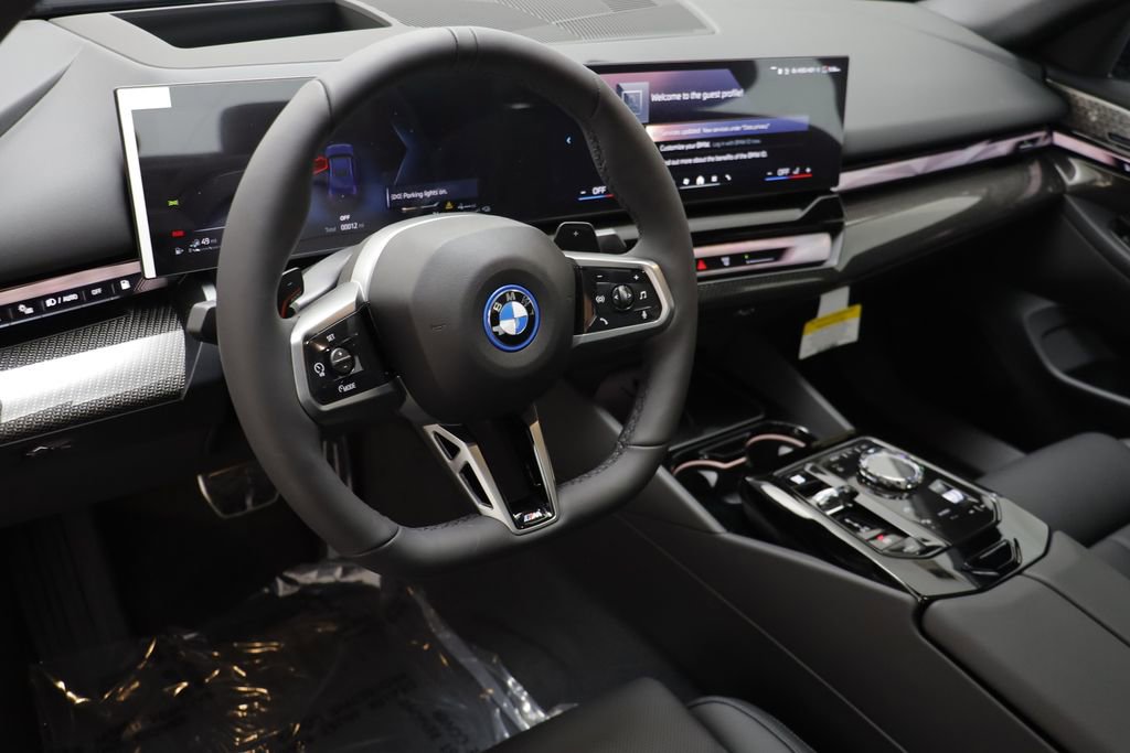 New 2026 BMW 550e xDrive w/ Executive Package image 7