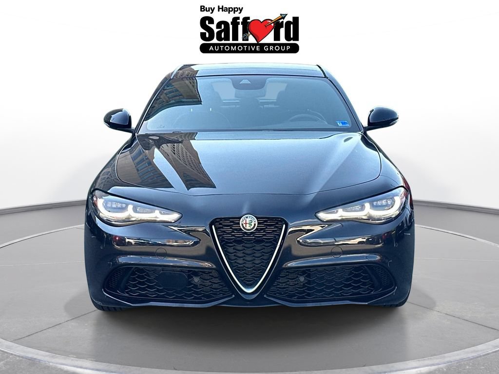 Used 2024 Alfa Romeo Giulia Ti AWD/4WD image 8