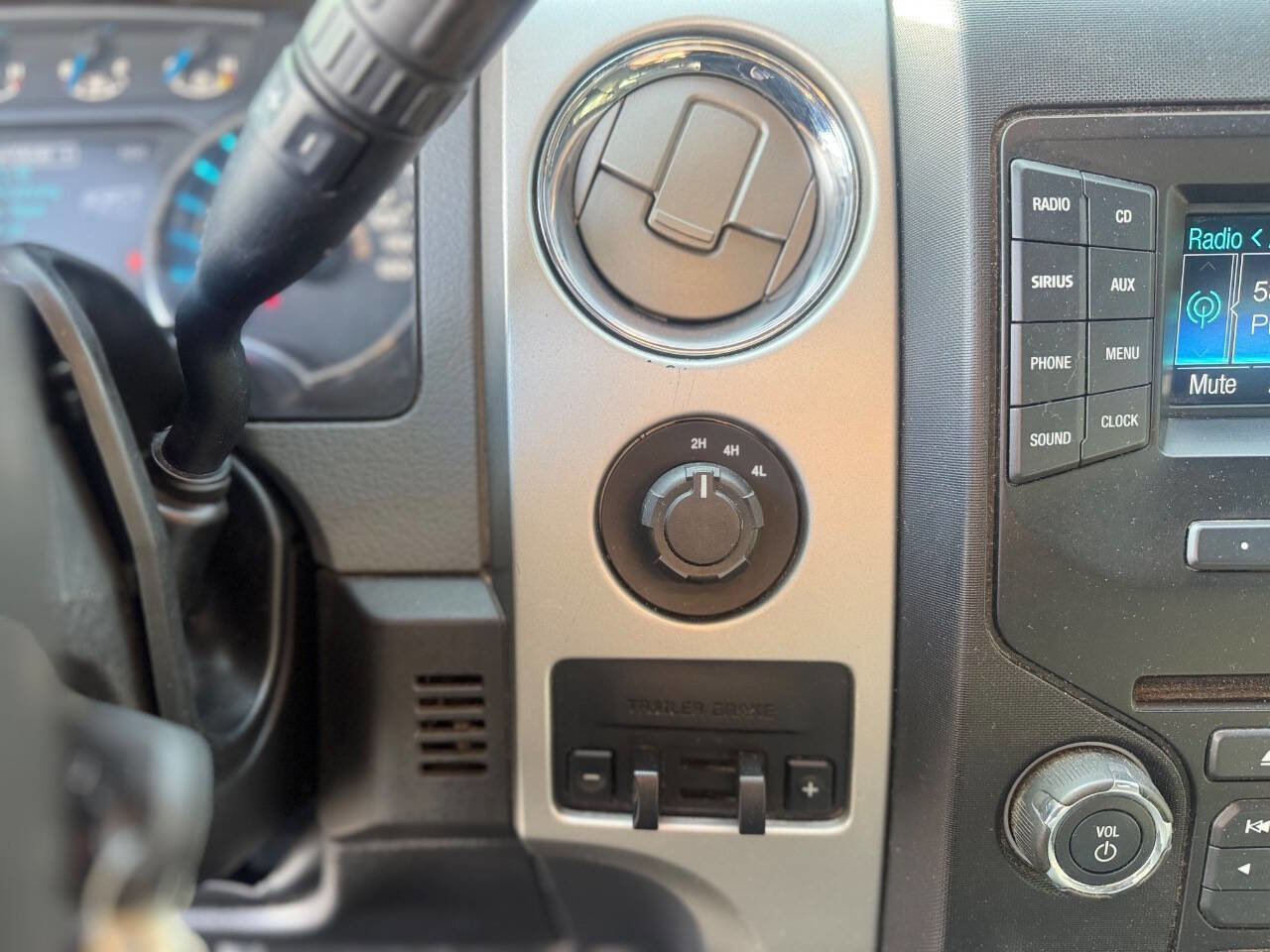 Used 2013 Ford F150 XLT w/ Luxury Equipment Group image 19