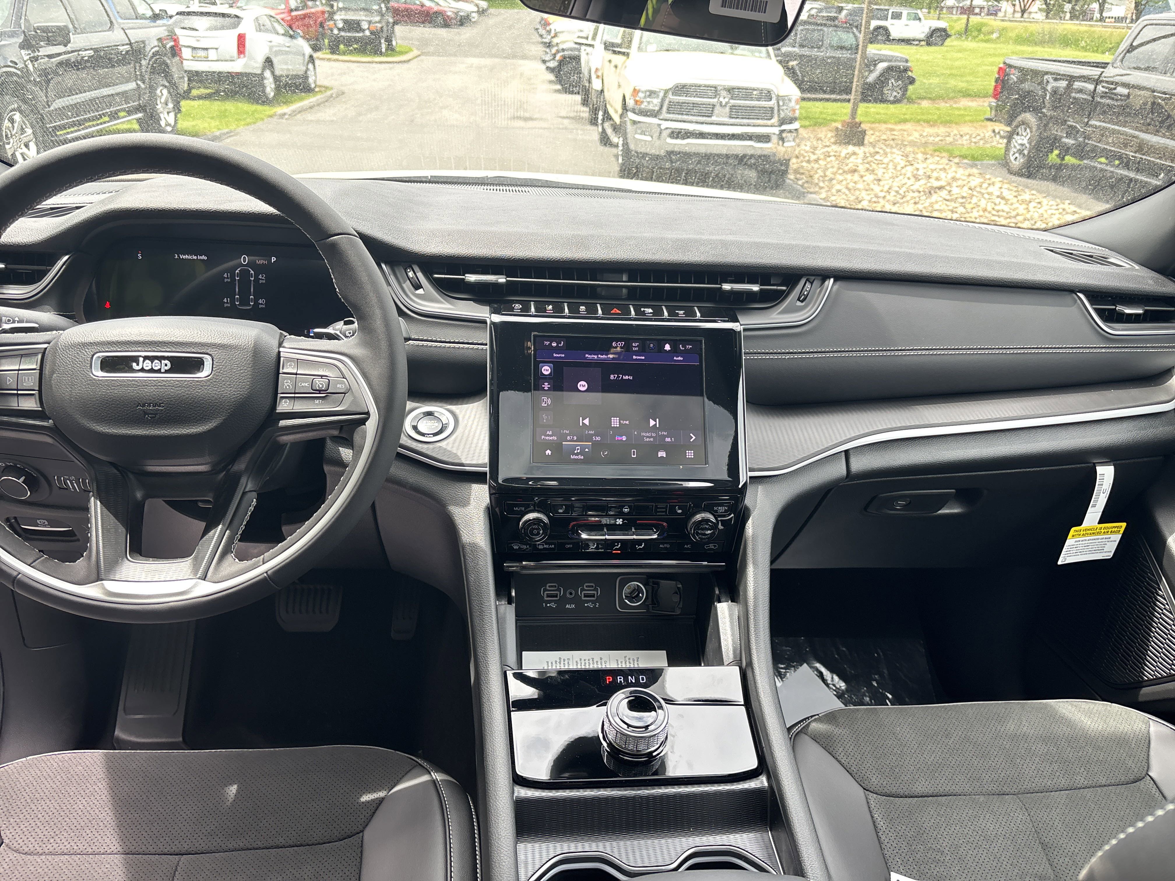 New 2025 Jeep Grand Cherokee L Altitude image 15