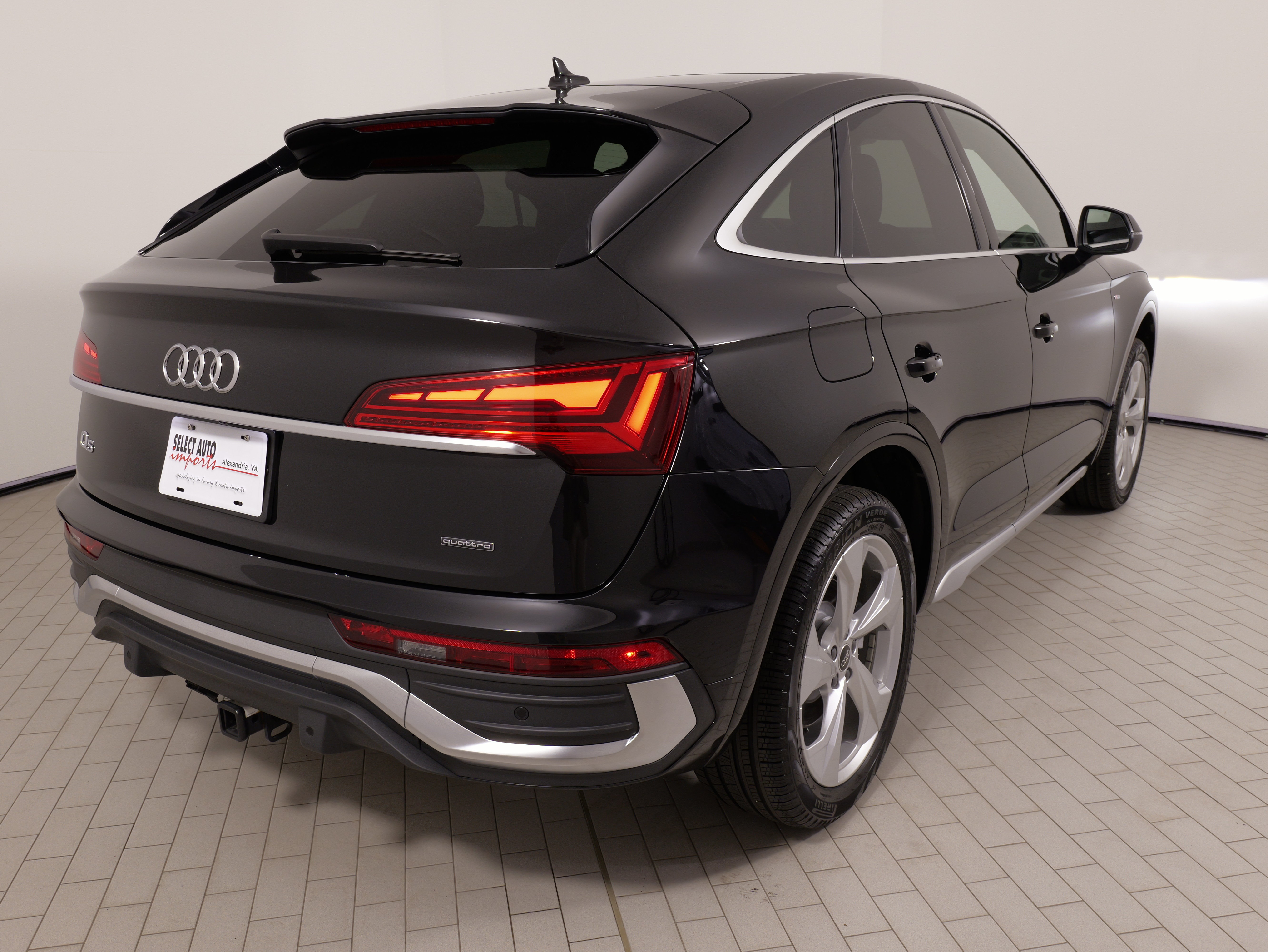 Used 2025 Audi Q5 2.0T Premium Plus w/ Premium Plus Package AWD/4WD image 15