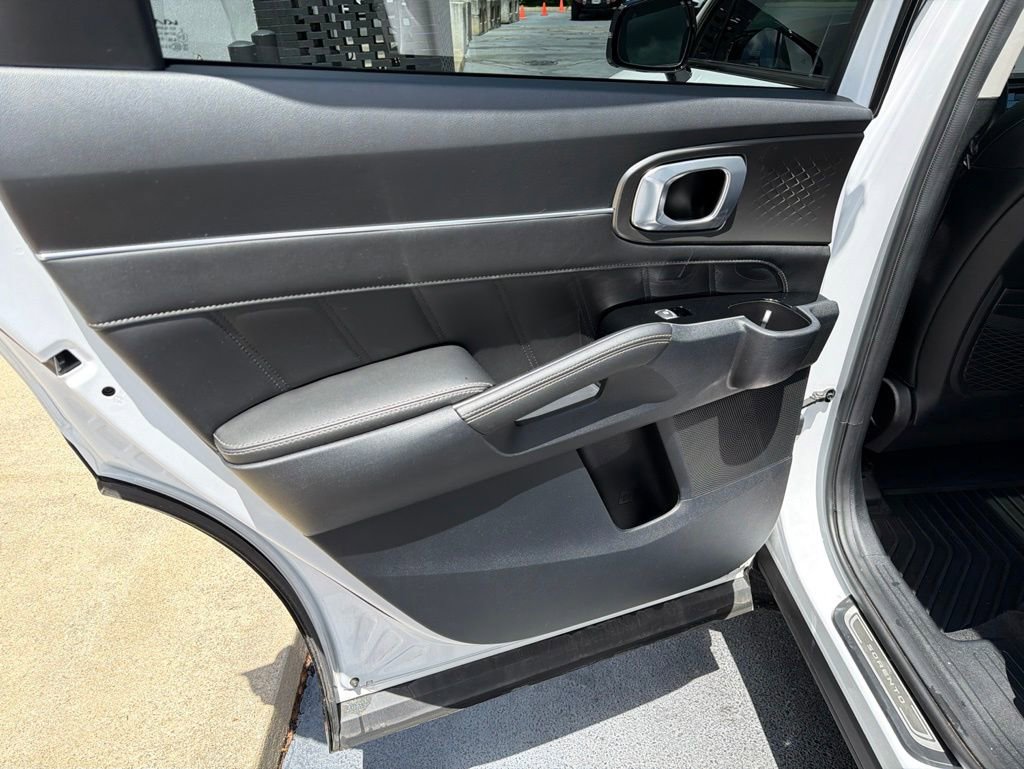 Used 2023 Kia Sorento SX FWD image 40