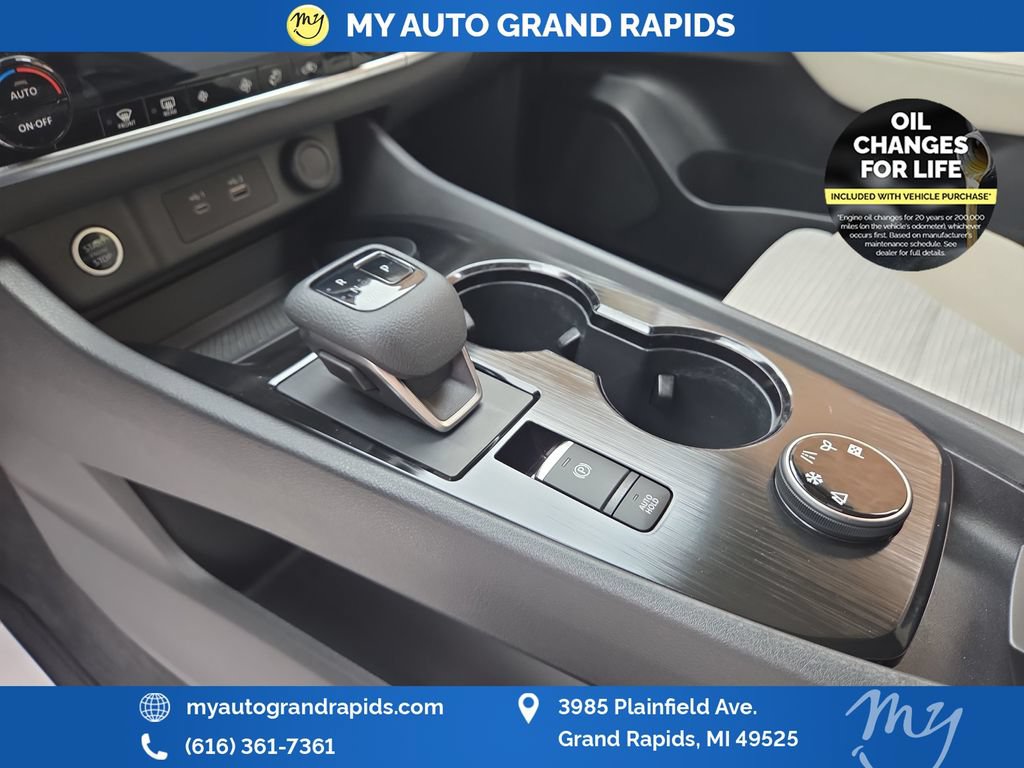 Used 2023 Nissan Rogue SV AWD/4WD image 26