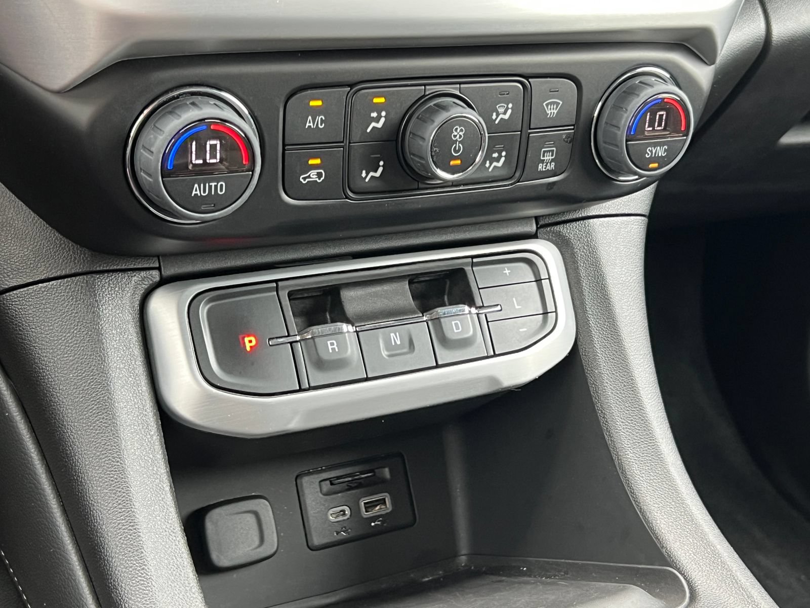 Certified 2023 GMC Acadia SLT w/ Trailering Package AWD/4WD image 30