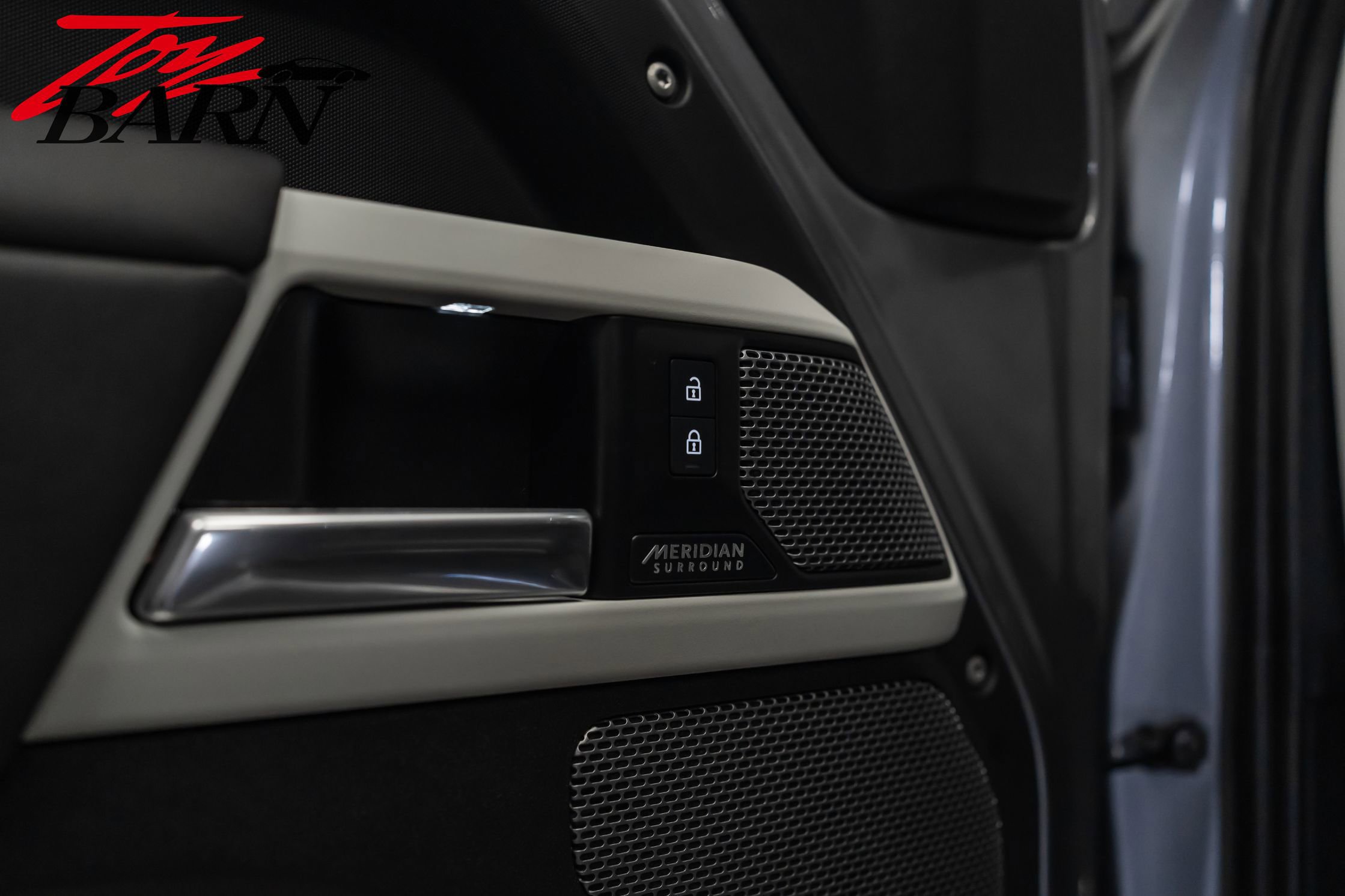 Used 2023 Land Rover Defender 110 X-Dynamic SE image 21