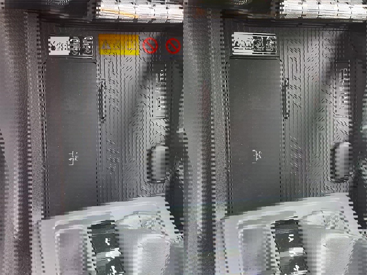 Certified 2025 Toyota Tacoma SR5 image 20