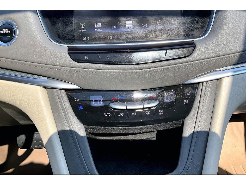 Used 2018 Cadillac XT5 Premium Luxury FWD image 29
