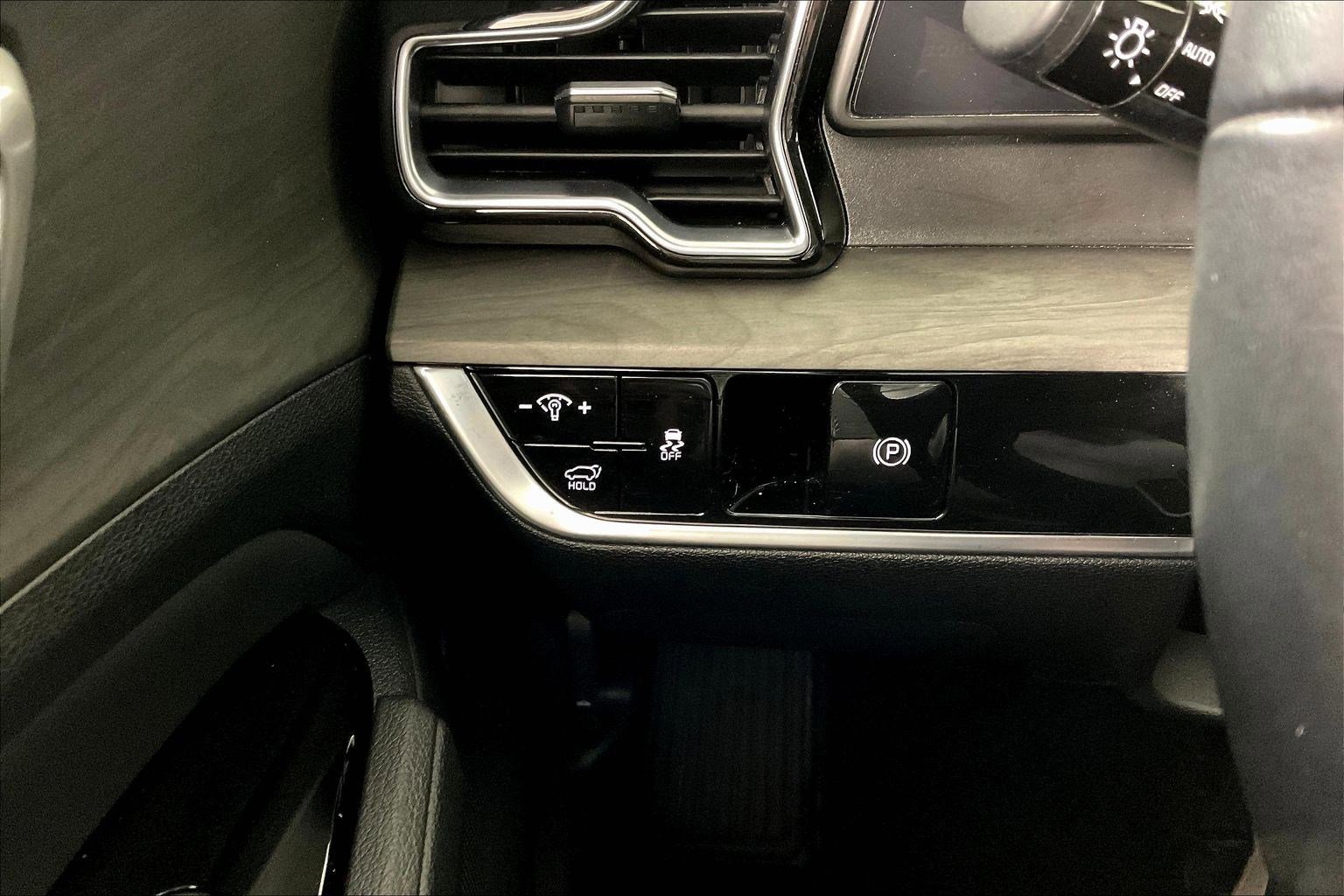 Used 2025 Kia Sportage X-Line w/ Premium Package image 15