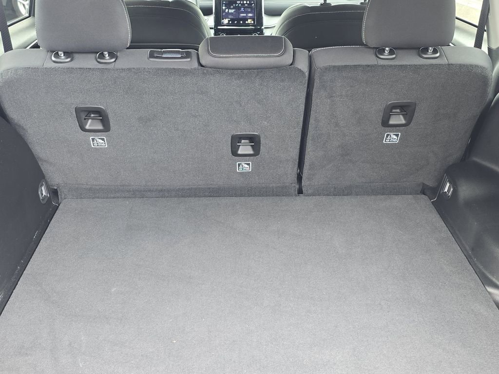 Used 2023 Jeep Grand Cherokee Laredo X image 7