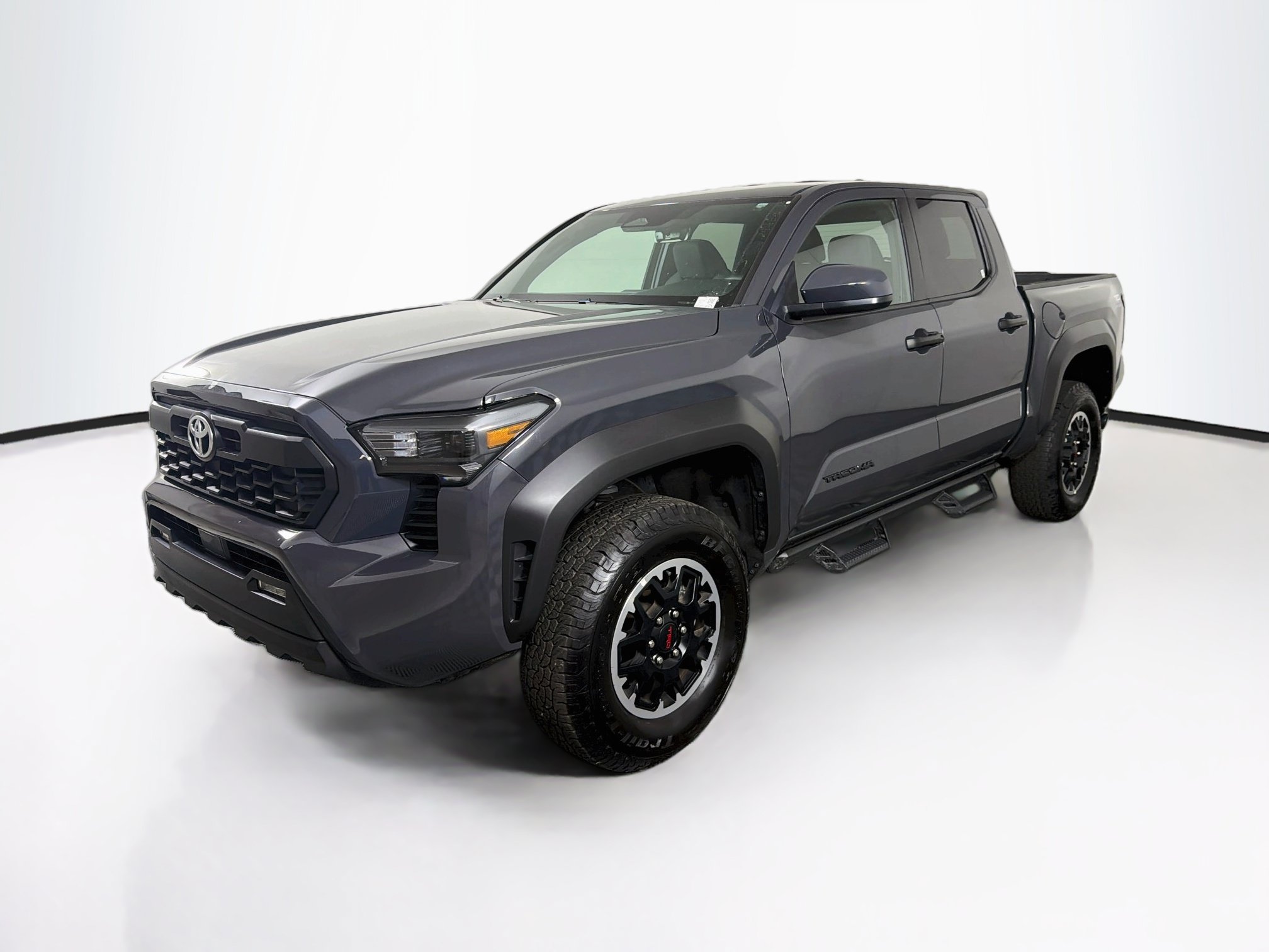Used 2025 Toyota Tacoma TRD Off-Road AWD/4WD image 3
