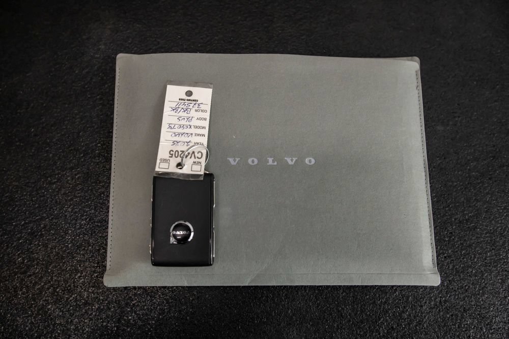 Used 2025 Volvo XC90 T8 Plus w/ Protection Package Premier AWD/4WD image 48