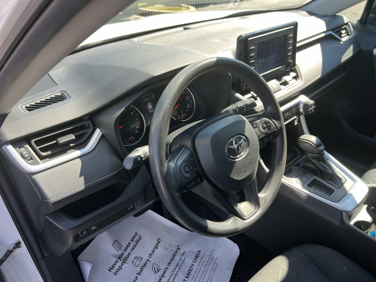 Used 2021 Toyota RAV4 XLE w/ Convenience Package FWD image 18