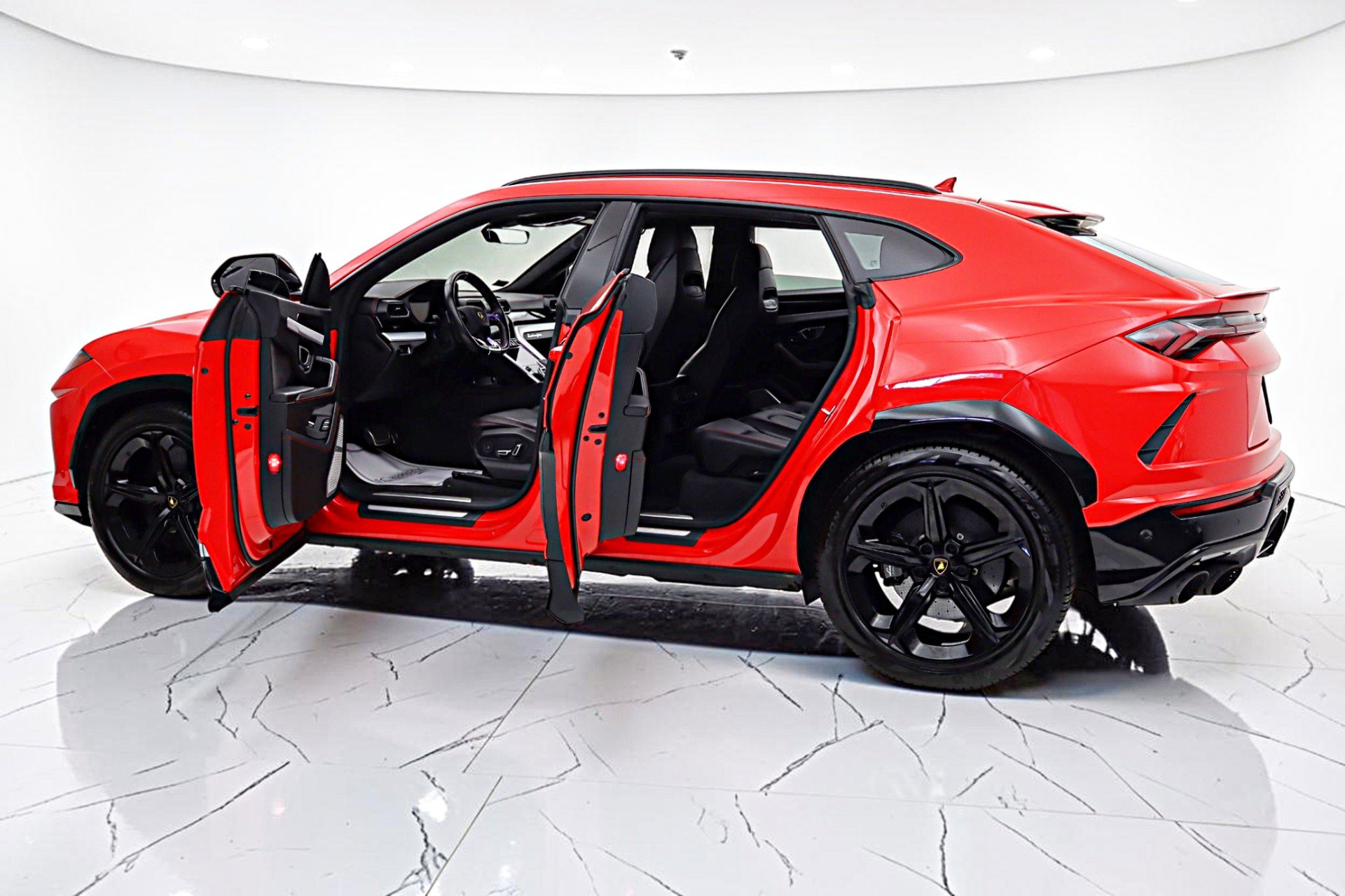 Used 2020 Lamborghini Urus AWD/4WD image 5