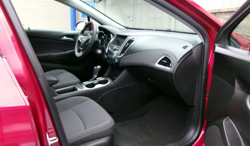 Used 2019 Chevrolet Cruze LT FWD image 9