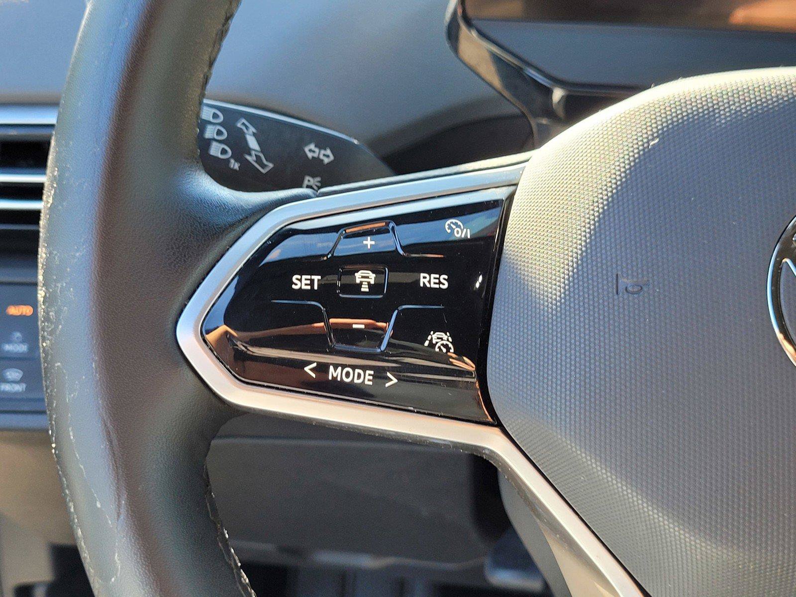 Certified 2023 Volkswagen ID.4 Pro AWD/4WD image 33
