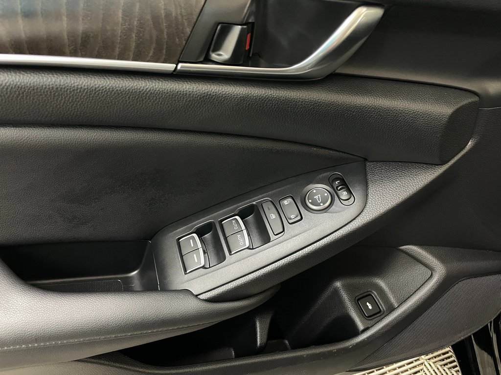 Used 2020 Honda Accord EX image 22