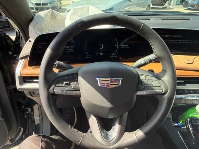 Used 2025 Cadillac XT4 Premium Luxury FWD image 7