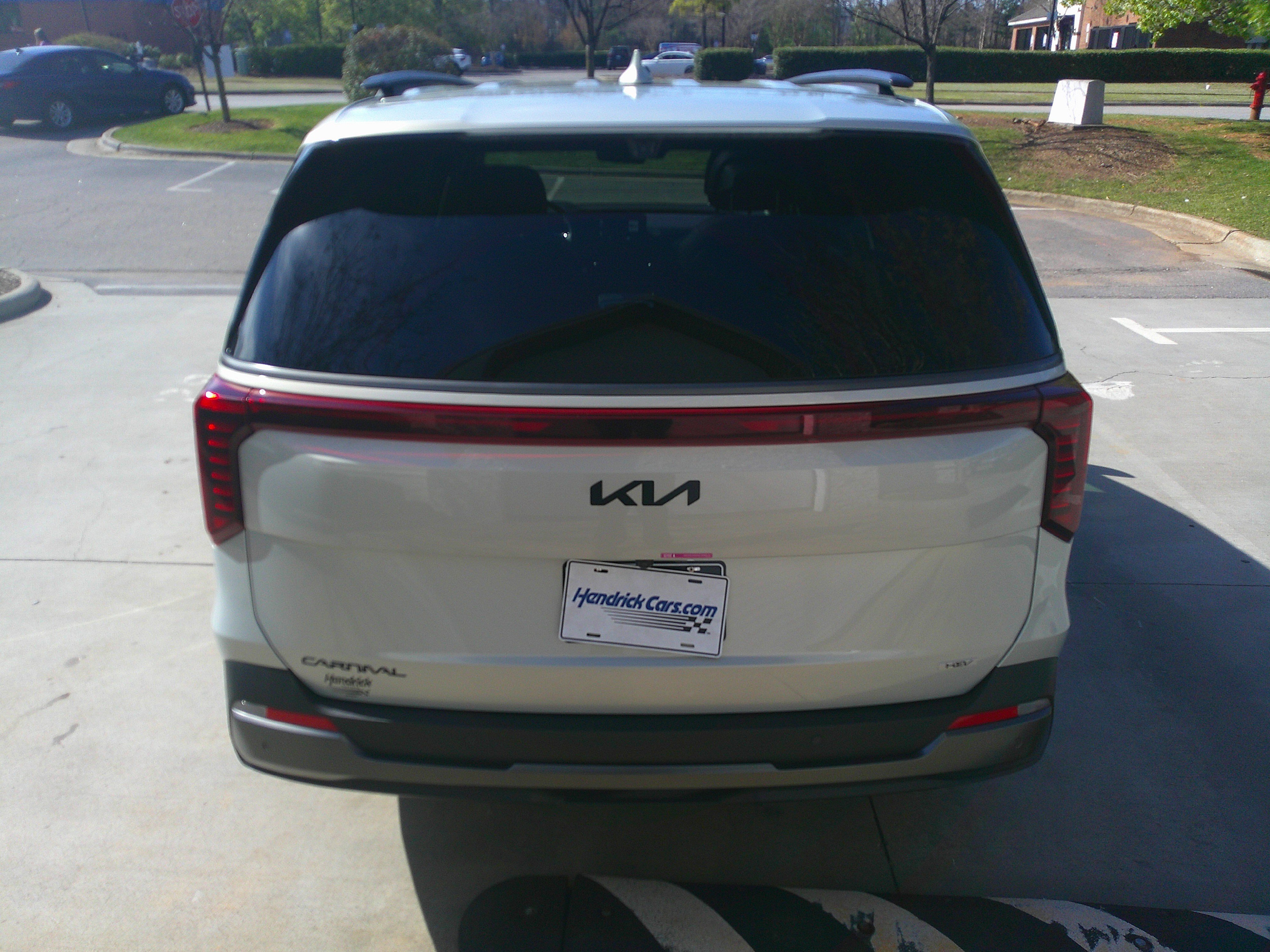 Used 2025 Kia Carnival SX Prestige image 11