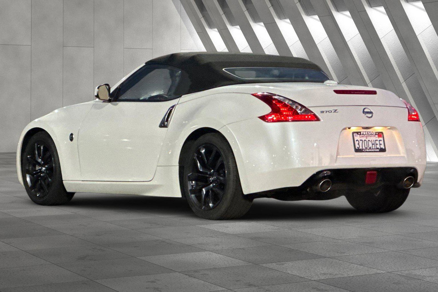 Used 2018 Nissan 370Z Touring image 6