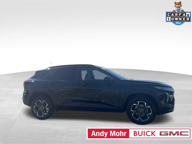 Used 2025 Chevrolet Trax LT w/ Driver Confidence Package FWD image 17