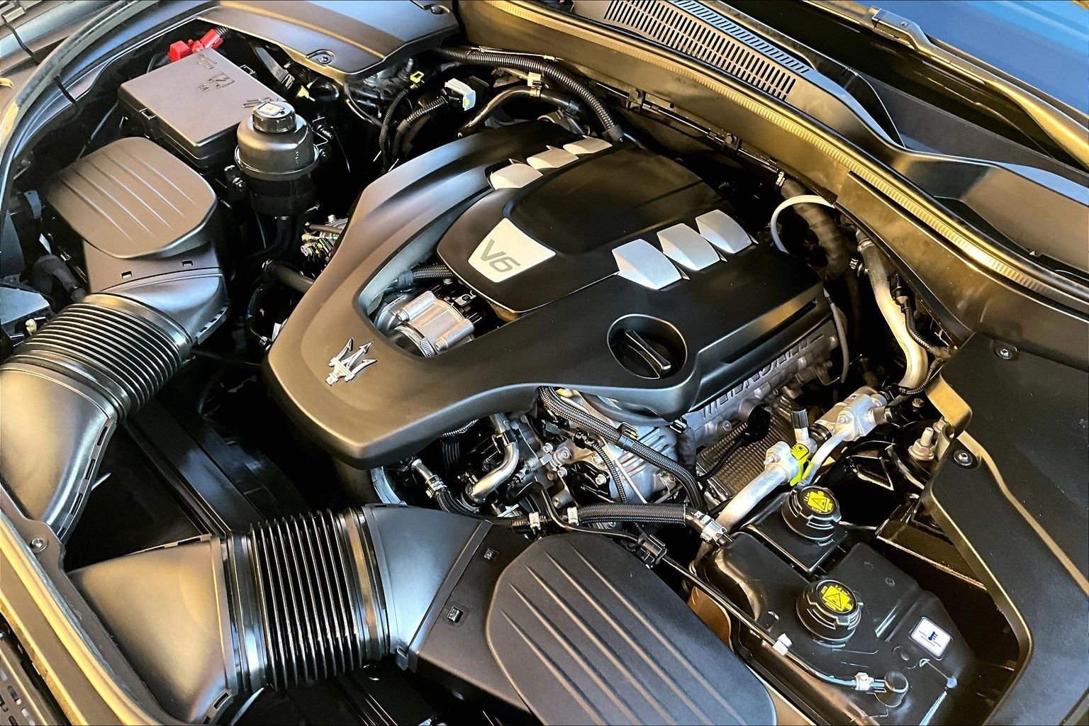 Used 2017 Maserati Levante image 30