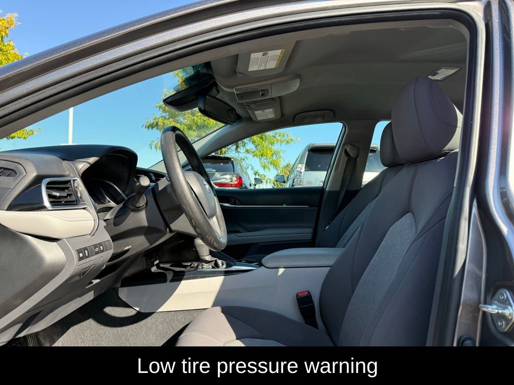 Used 2018 Toyota Camry LE image 6