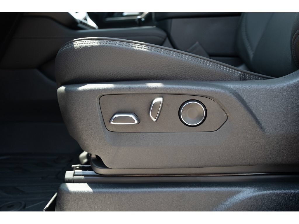 New 2026 GMC Yukon Denali w/ Sun & Power Step Package AWD/4WD image 15