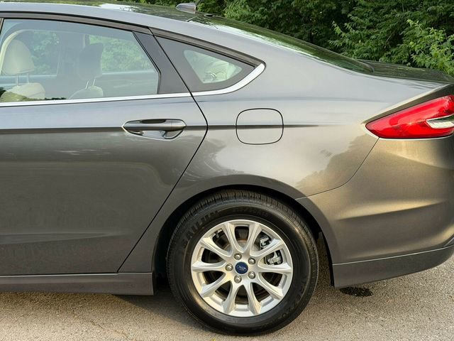 Used 2017 Ford Fusion S FWD image 5