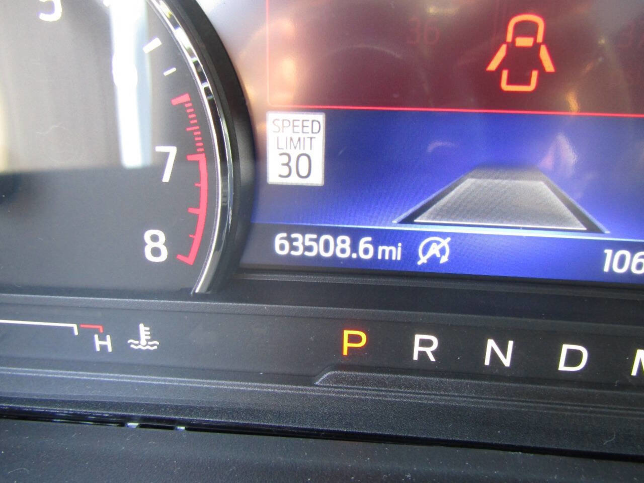 Used 2020 Ford Explorer XLT w/ Equipment Group 202A AWD/4WD image 21