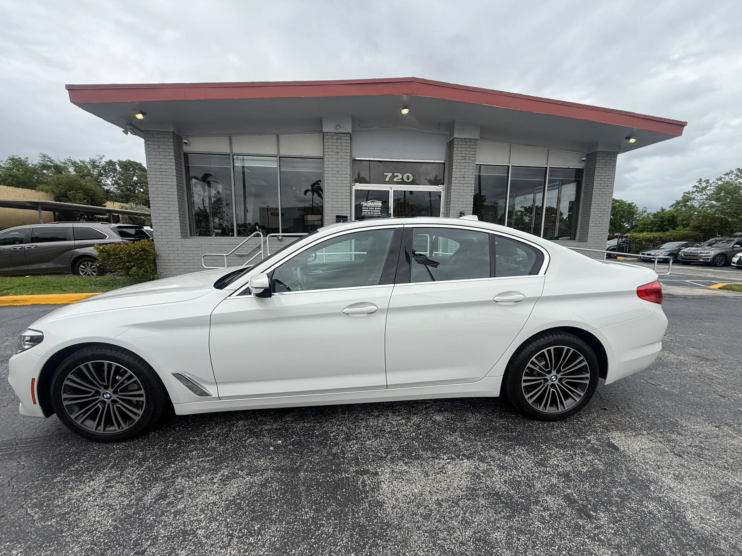 Used 2019 BMW 530i w/ Convenience Package RWD image 7