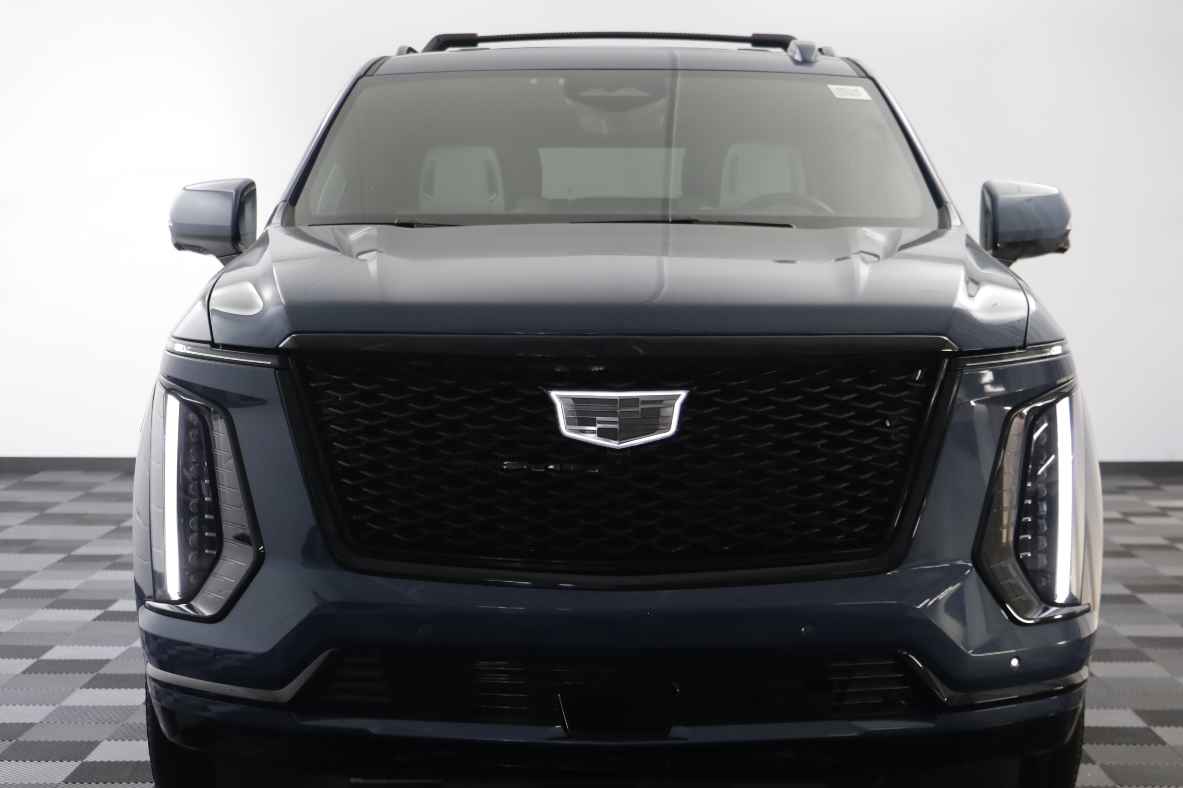Used 2026 Cadillac Escalade ESV Platinum Sport w/ LPO, ONYX Package AWD/4WD image 28