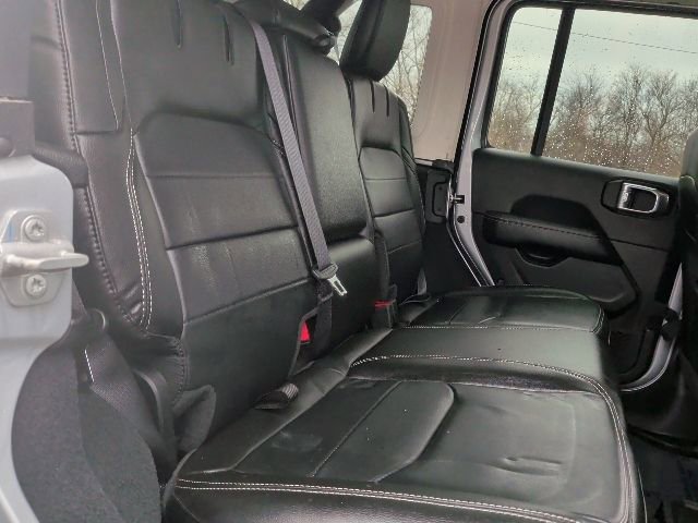 Used 2022 Jeep Wrangler Unlimited Sahara image 16