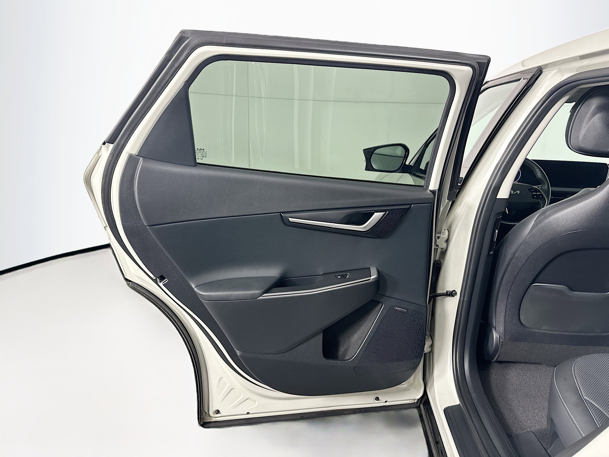 Used 2022 Kia EV6 Wind image 27