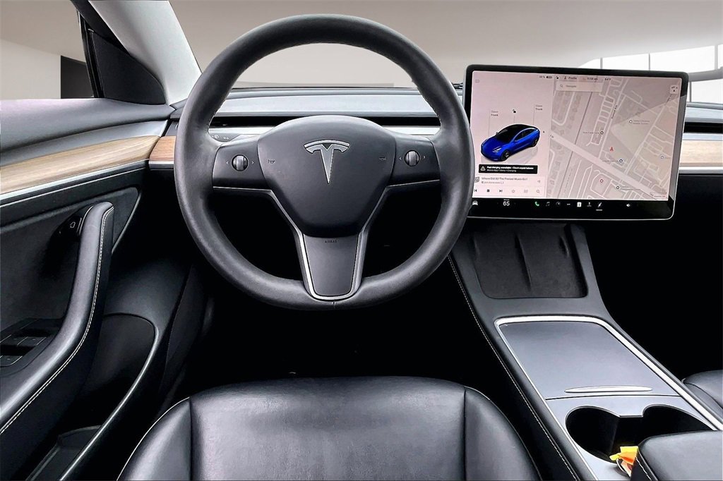 Used 2023 Tesla Model 3 Standard Range image 8
