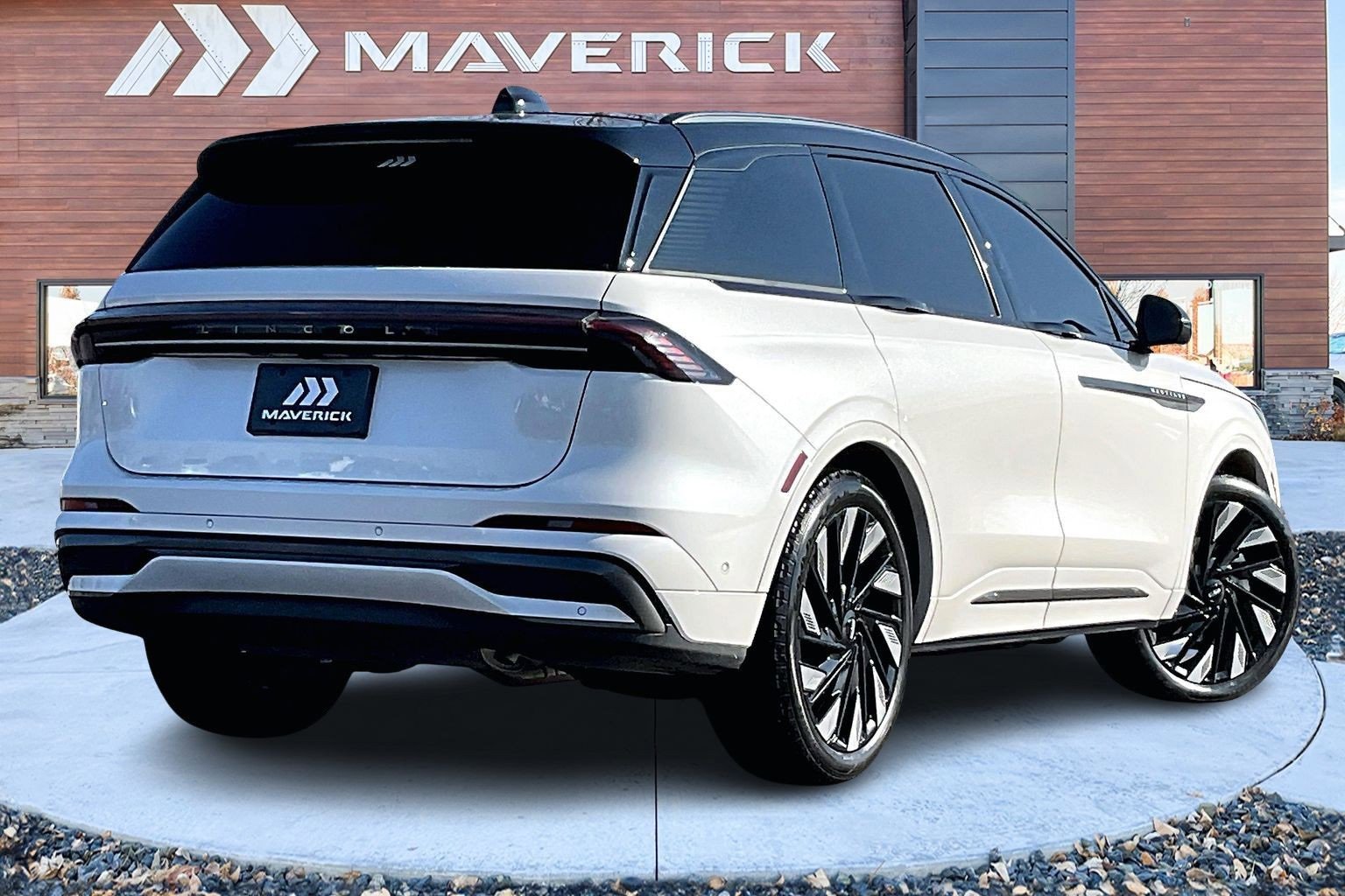 Used 2024 Lincoln Nautilus Black Label w/ Jet Appearance Package (87T) image 5