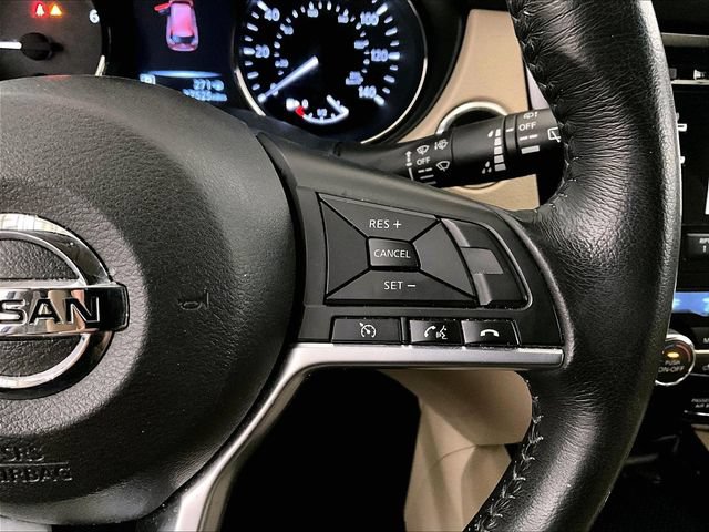Used 2017 Nissan Rogue SV AWD/4WD image 18