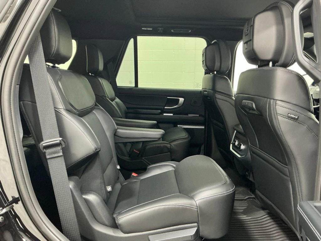 New 2026 Ford Expedition Platinum w/ Stealth Performance Package image 30