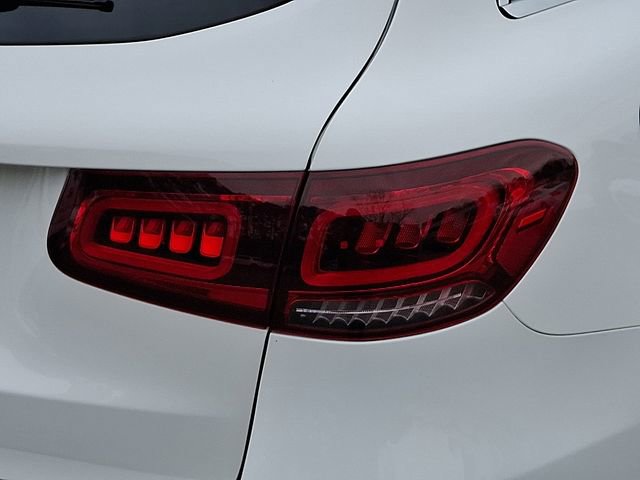 Used 2022 Mercedes-Benz GLC 300 w/ Premium Package Lite image 12