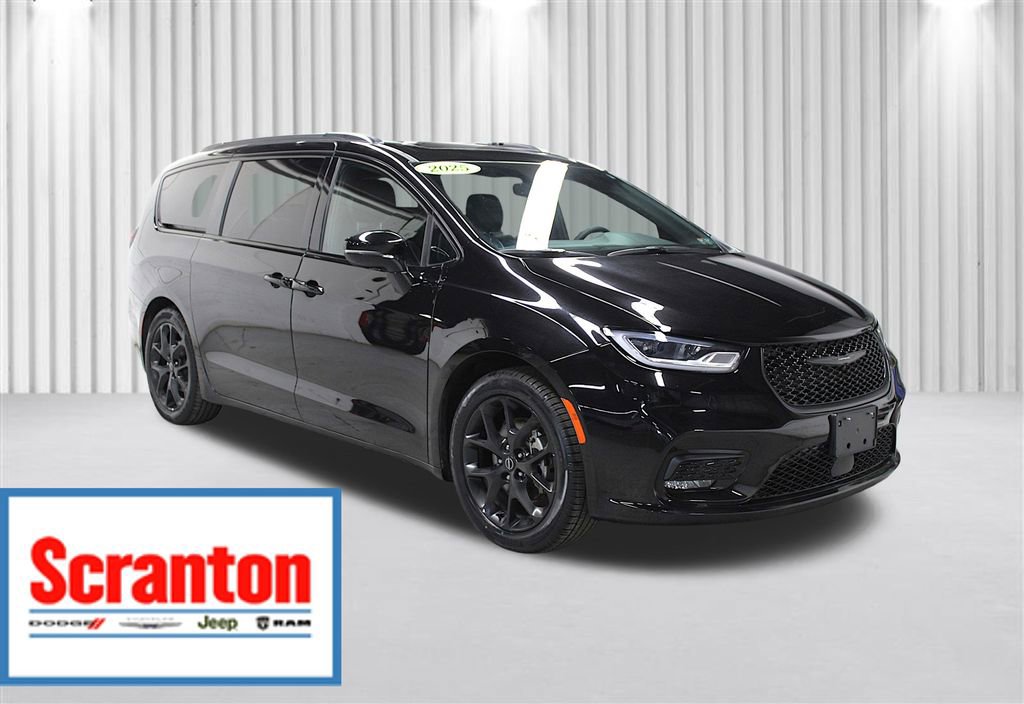 Used 2025 Chrysler Pacifica Limited