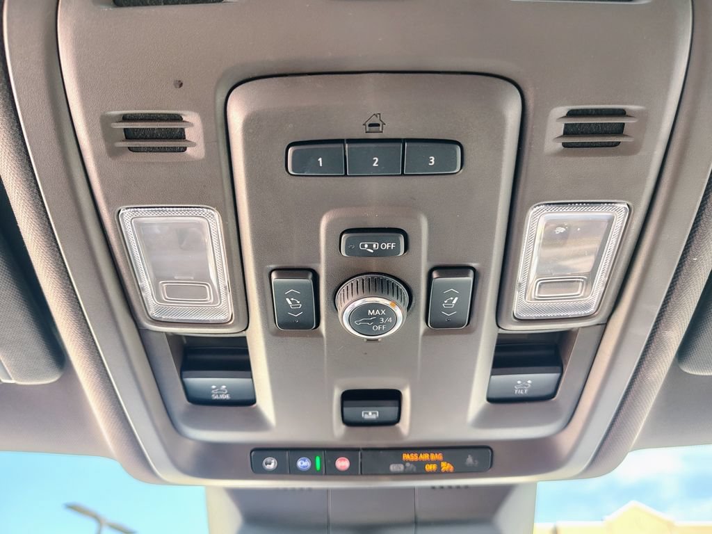 Used 2024 Cadillac Escalade Sport w/ LPO, ONYX Package AWD/4WD image 33