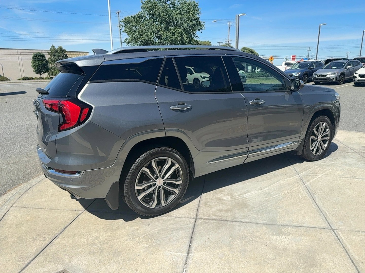 Used 2020 GMC Terrain Denali w/ Denali Premium Package AWD/4WD image 6