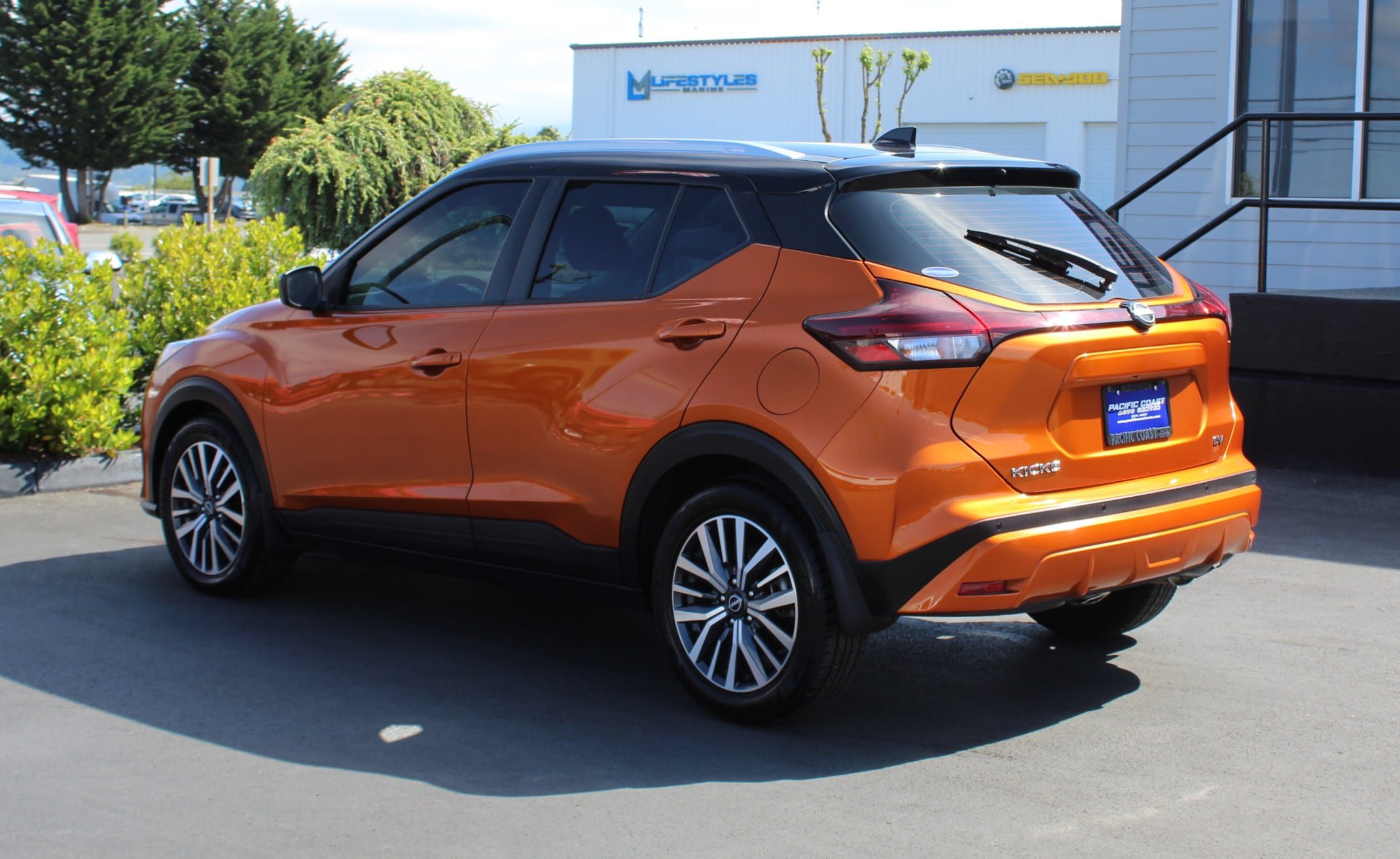 Used 2022 Nissan Kicks SV FWD image 4