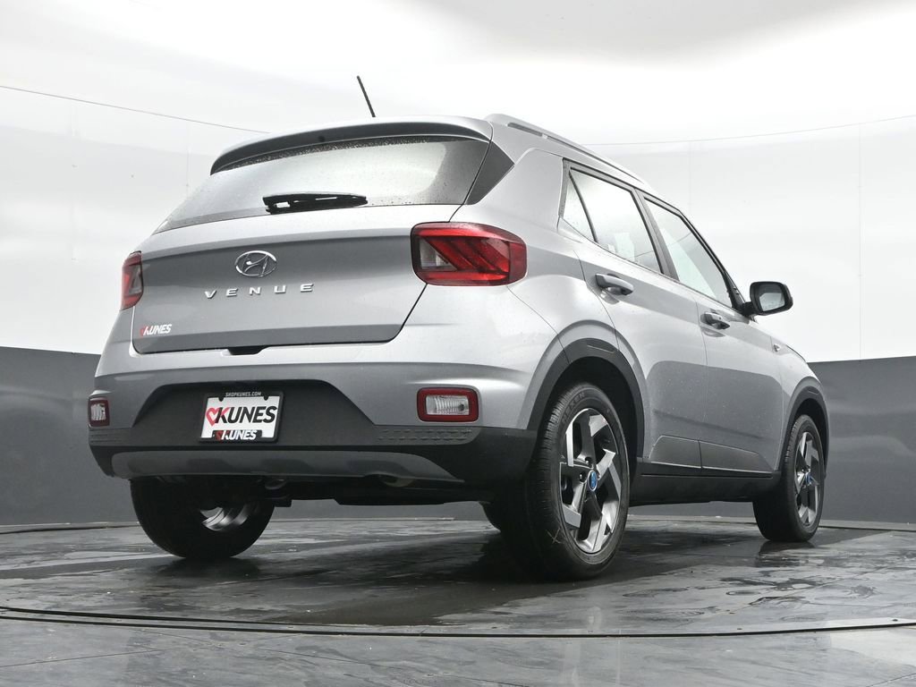 New 2026 Hyundai Venue SEL FWD image 41