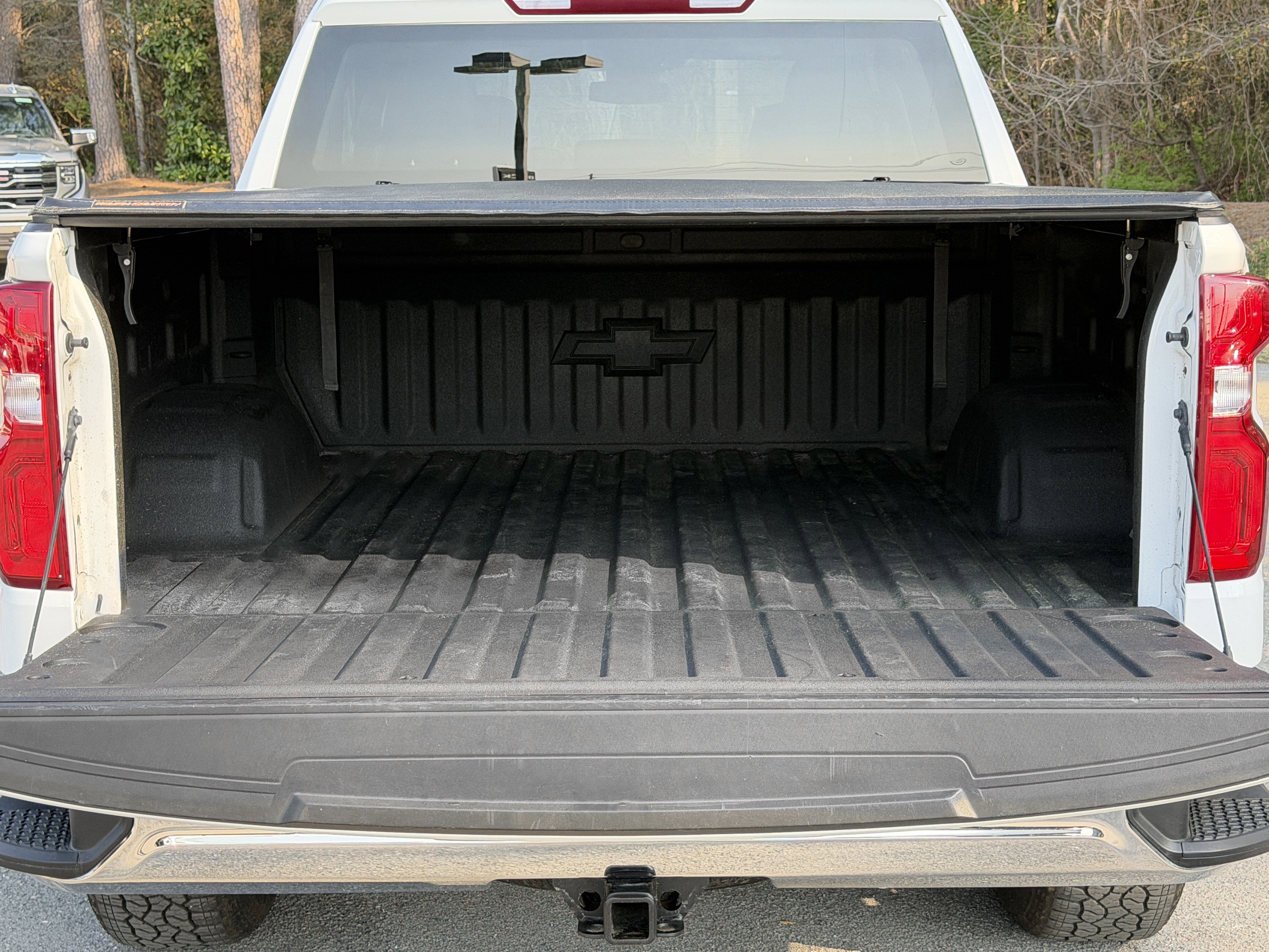 Used 2023 Chevrolet Silverado 1500 LTZ AWD/4WD image 4