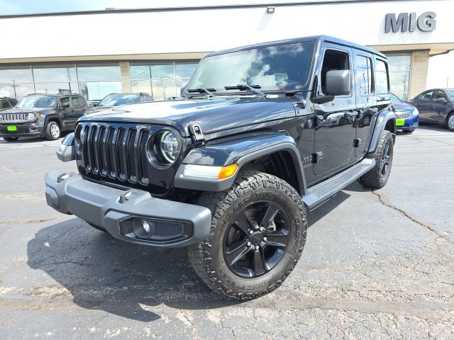 Used 2020 Jeep Wrangler Unlimited Sahara image 2