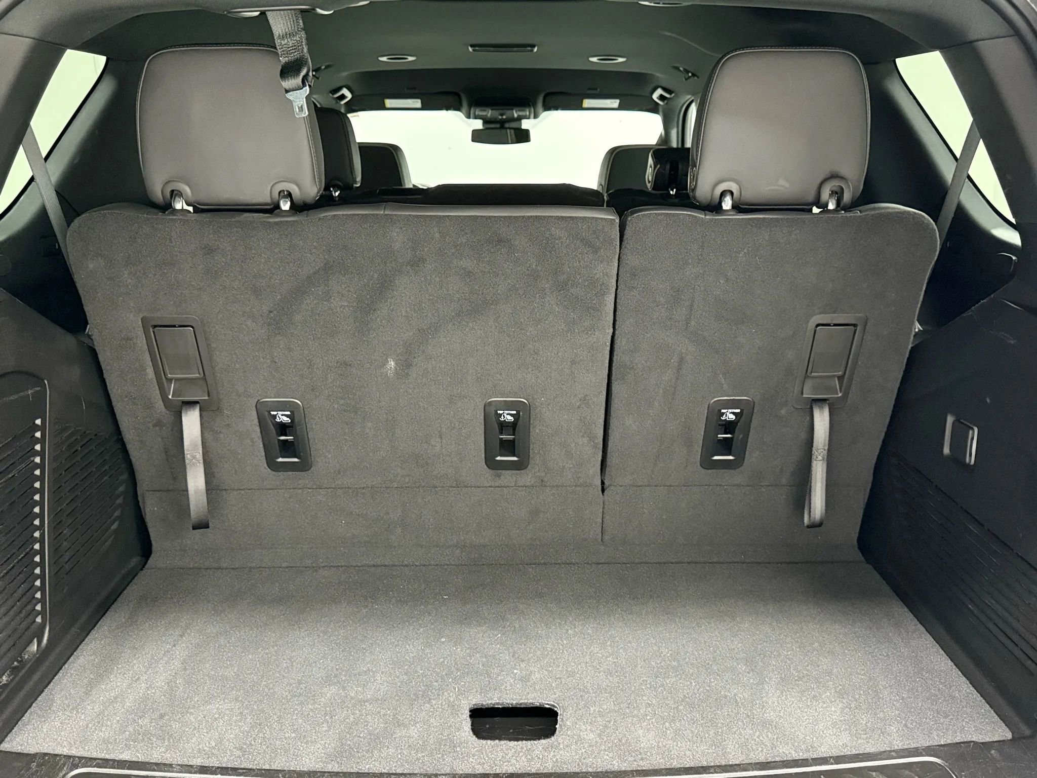 Used 2024 GMC Yukon SLT image 64