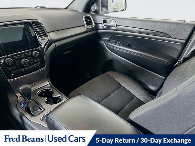 Used 2020 Jeep Grand Cherokee Laredo image 25