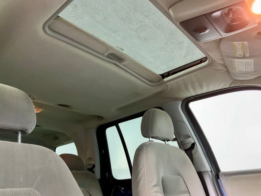 Used 2005 Ford Explorer XLT AWD/4WD image 21